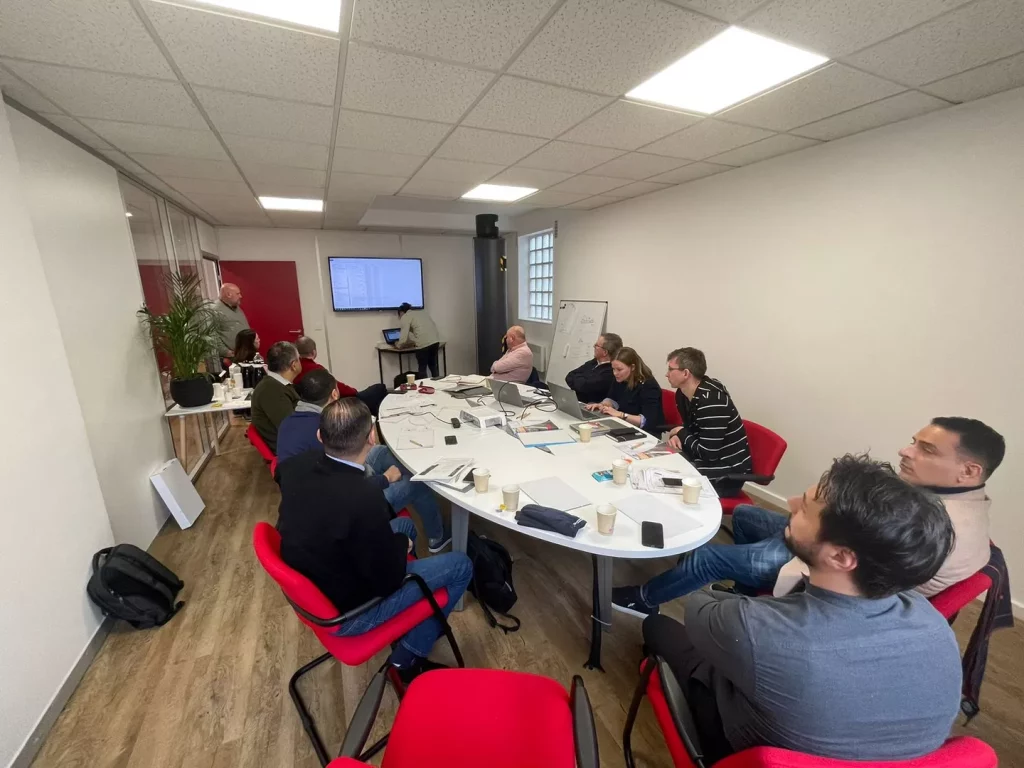 PARIFEX_reçoit_ses_distributeurs_2